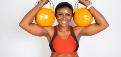 woman strength training to lose weight with insulin resistance
